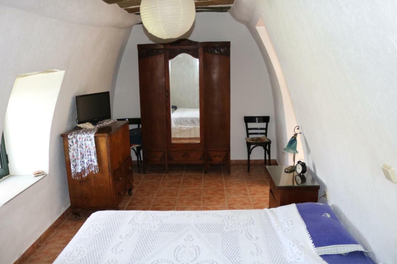 Avgoustis' Stone House Villa Otzias Exterior photo